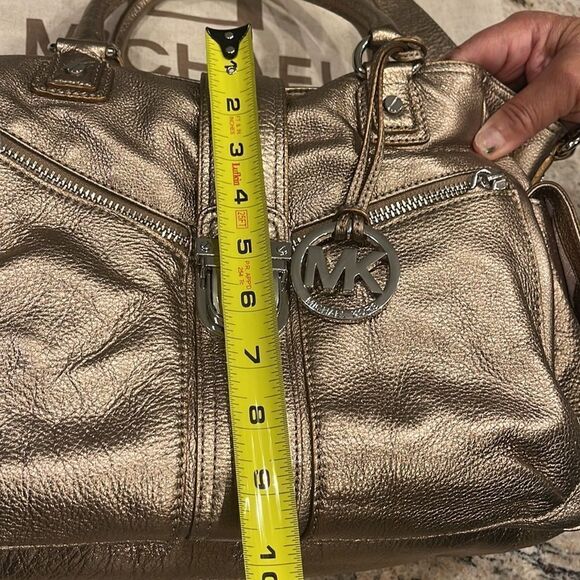Michael Kors gold leather handbag - Picture 9 of 11